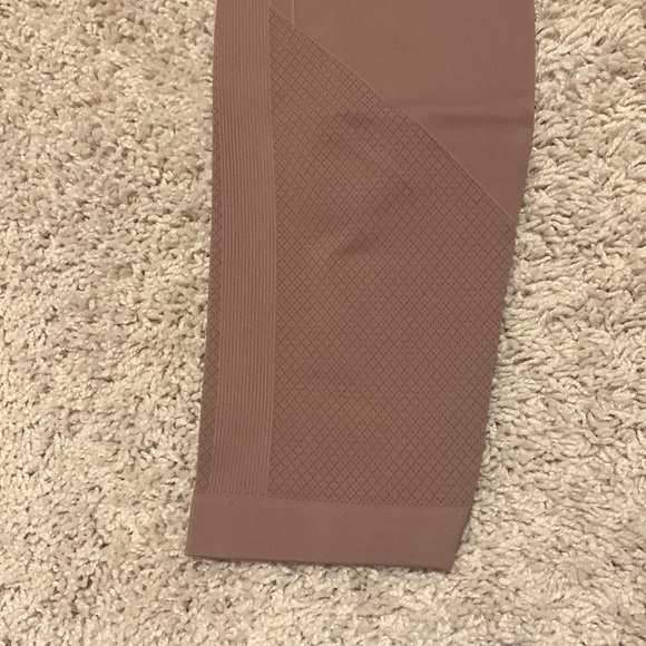Lululemon leggings - Picture 5 of 7